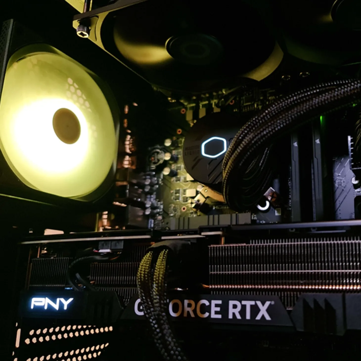 E-Ven Velocity – RTX 5070Ti – AMD Ryzen 5 5900X – 32Go DDR5 5200Mhz – SSD 2To
